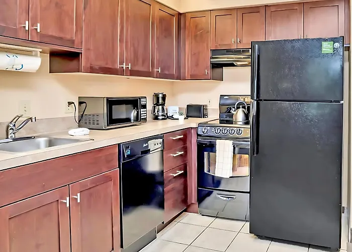 King Bed Apartment - Pool & Hot Tub - Near Universal Studios