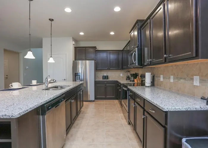 8 Bedroom Vacation Home In Windsor At Westside