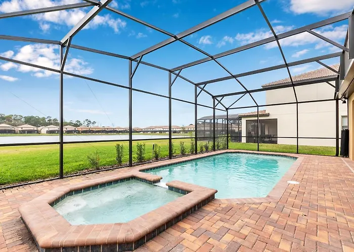 Modern Lakeview Villa Wmovie Room Poolspa