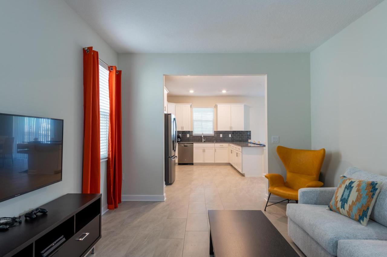 4569tb- Storey Holiday home