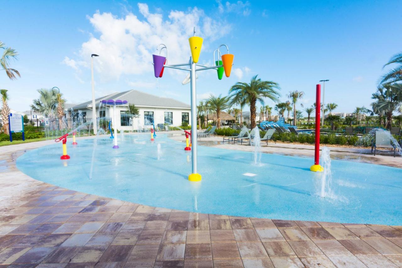 Holiday home Adorable 4 Bedrooms With Pool At Storey