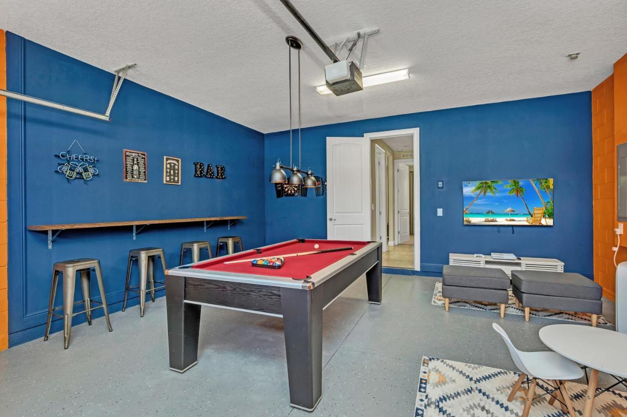 Holiday home 6 Bedroom Vacation With Pool *