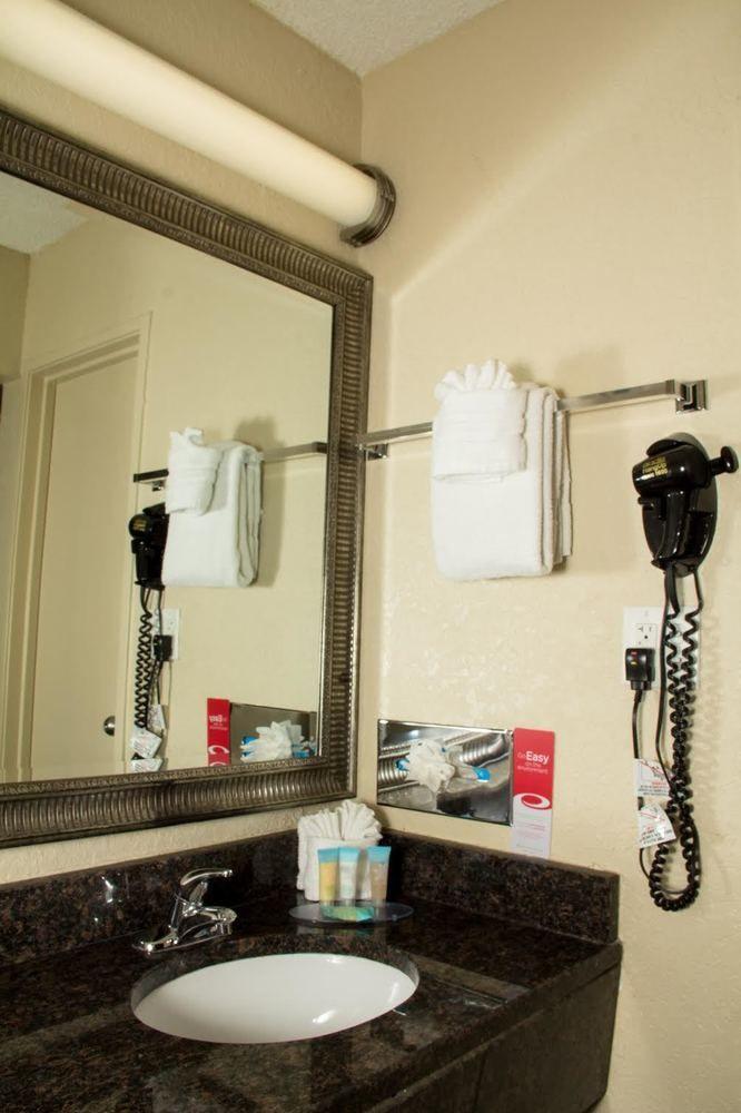 Suburban International Drive Hotel 2*