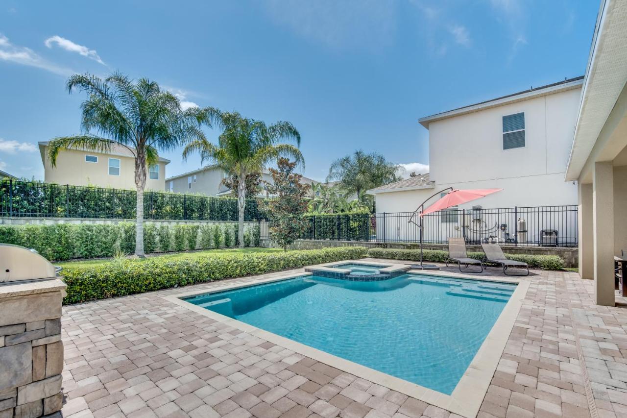 6 Bedroom Vacation With Pool