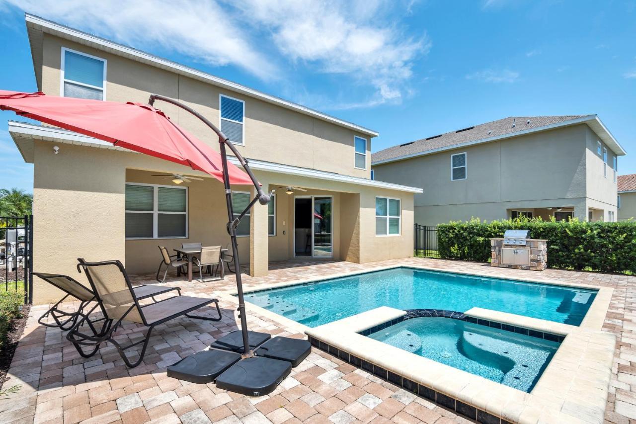 6 Bedroom Vacation With Pool