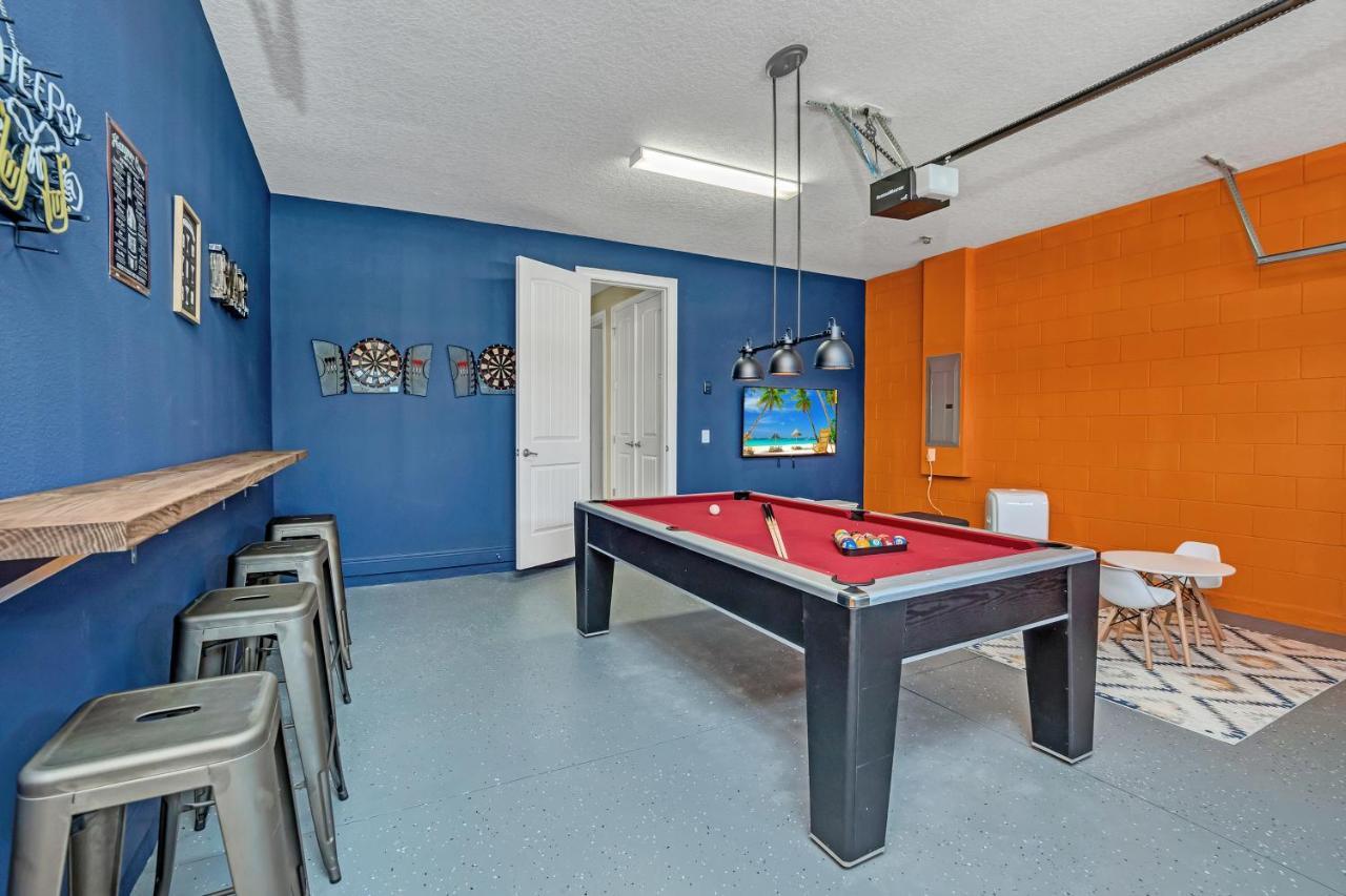 Holiday home 6 Bedroom Vacation With Pool *
