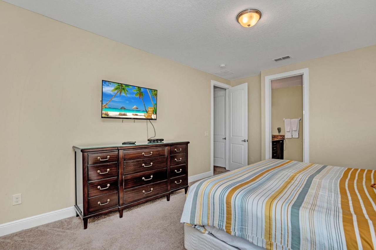 Holiday home 6 Bedroom Vacation With Pool Orlando