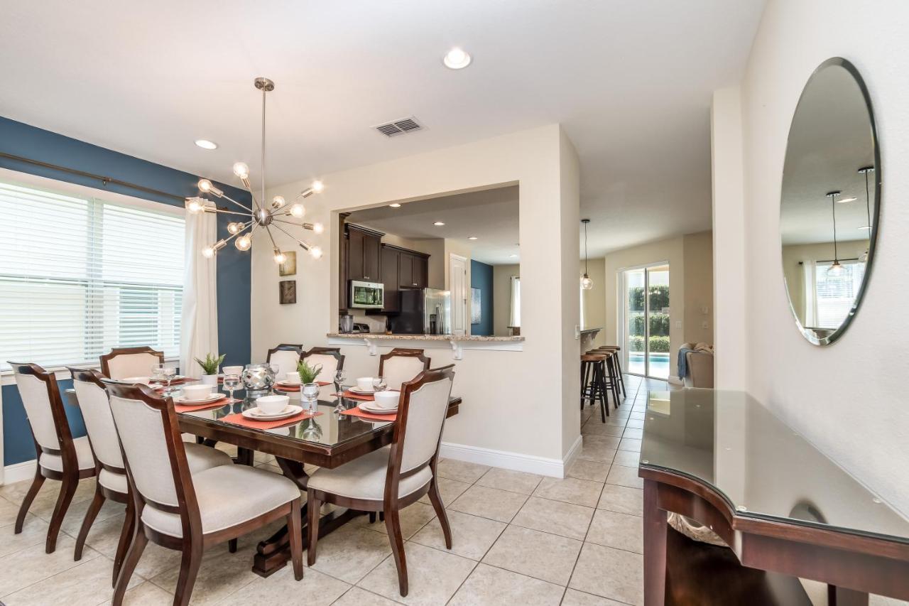 6 Bedroom Vacation With Pool