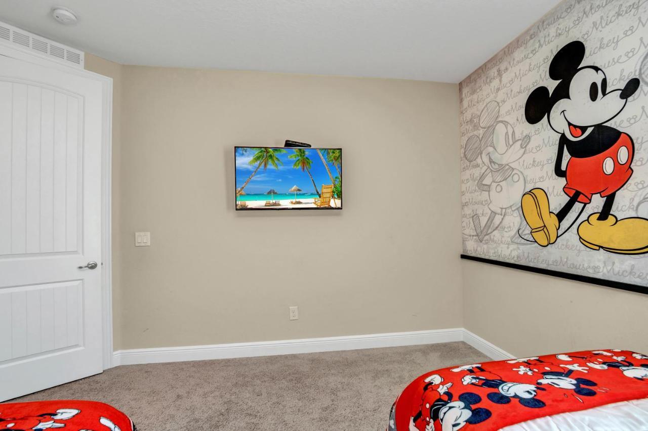 6 Bedroom Vacation With Pool Holiday home Orlando