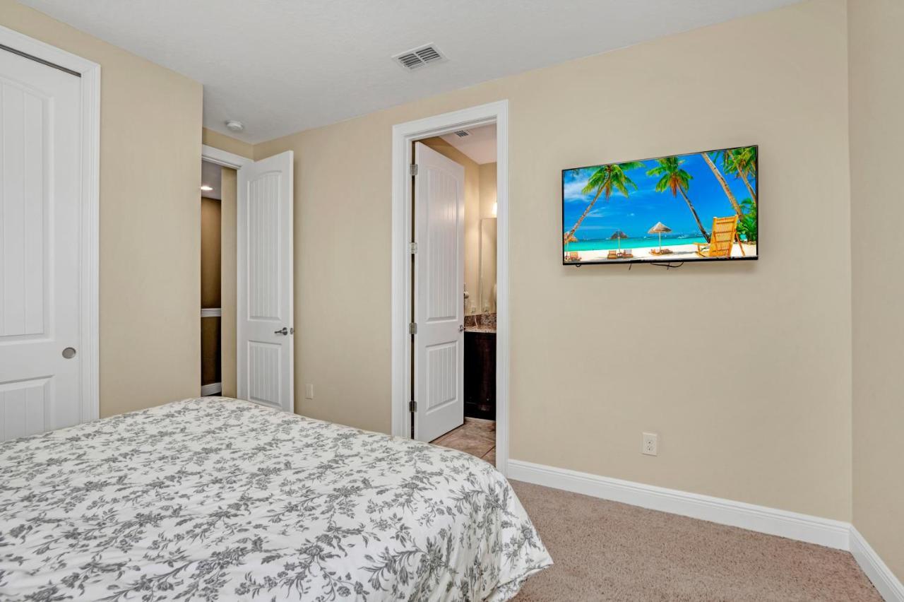 6 Bedroom Vacation With Pool