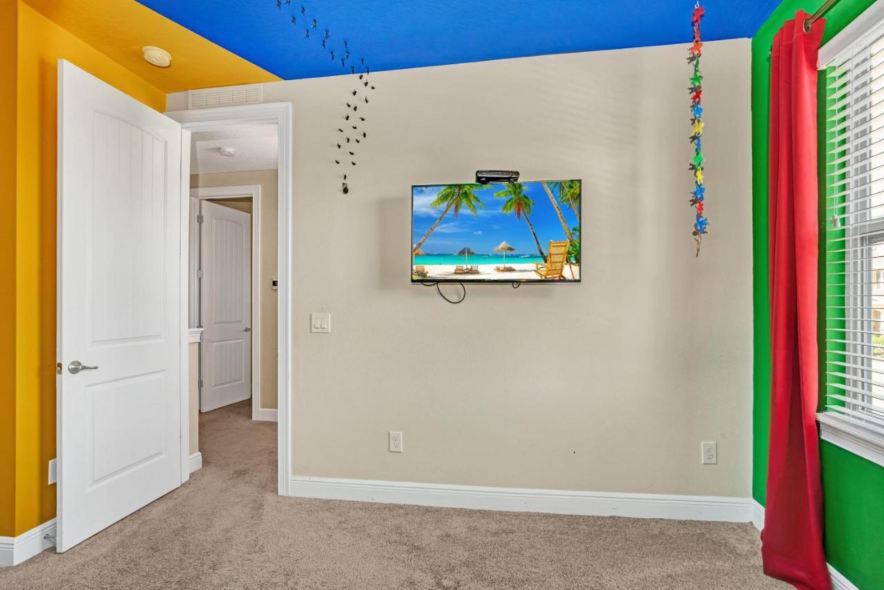 6 Bedroom Vacation With Pool Holiday home Orlando