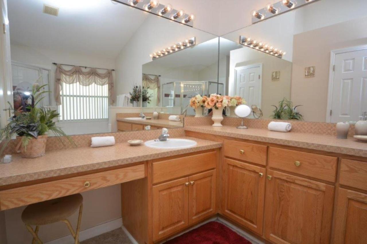 Holiday home 322610 4-bed Area W/games Room/spa Orlando