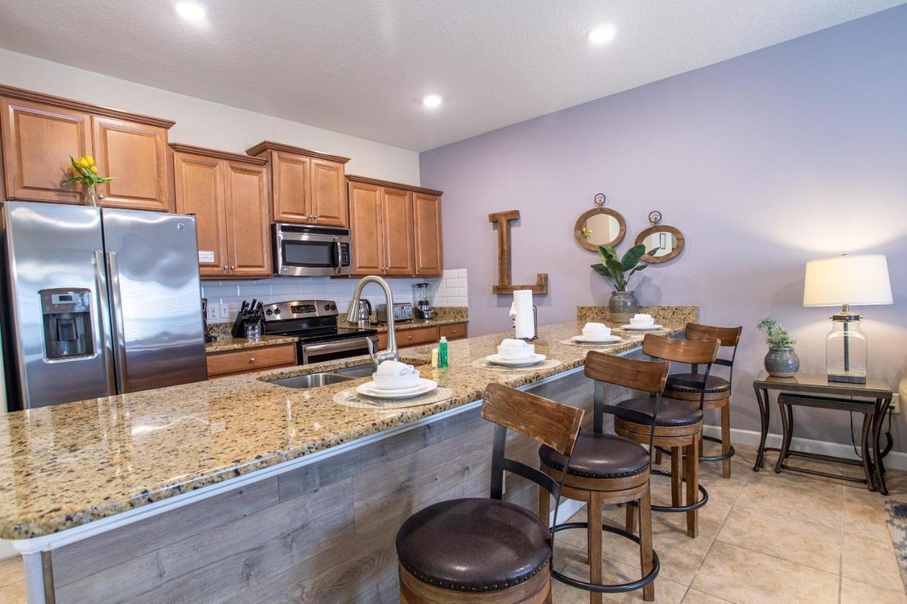 Adorable 4 Bedrooms With Pool At Storey