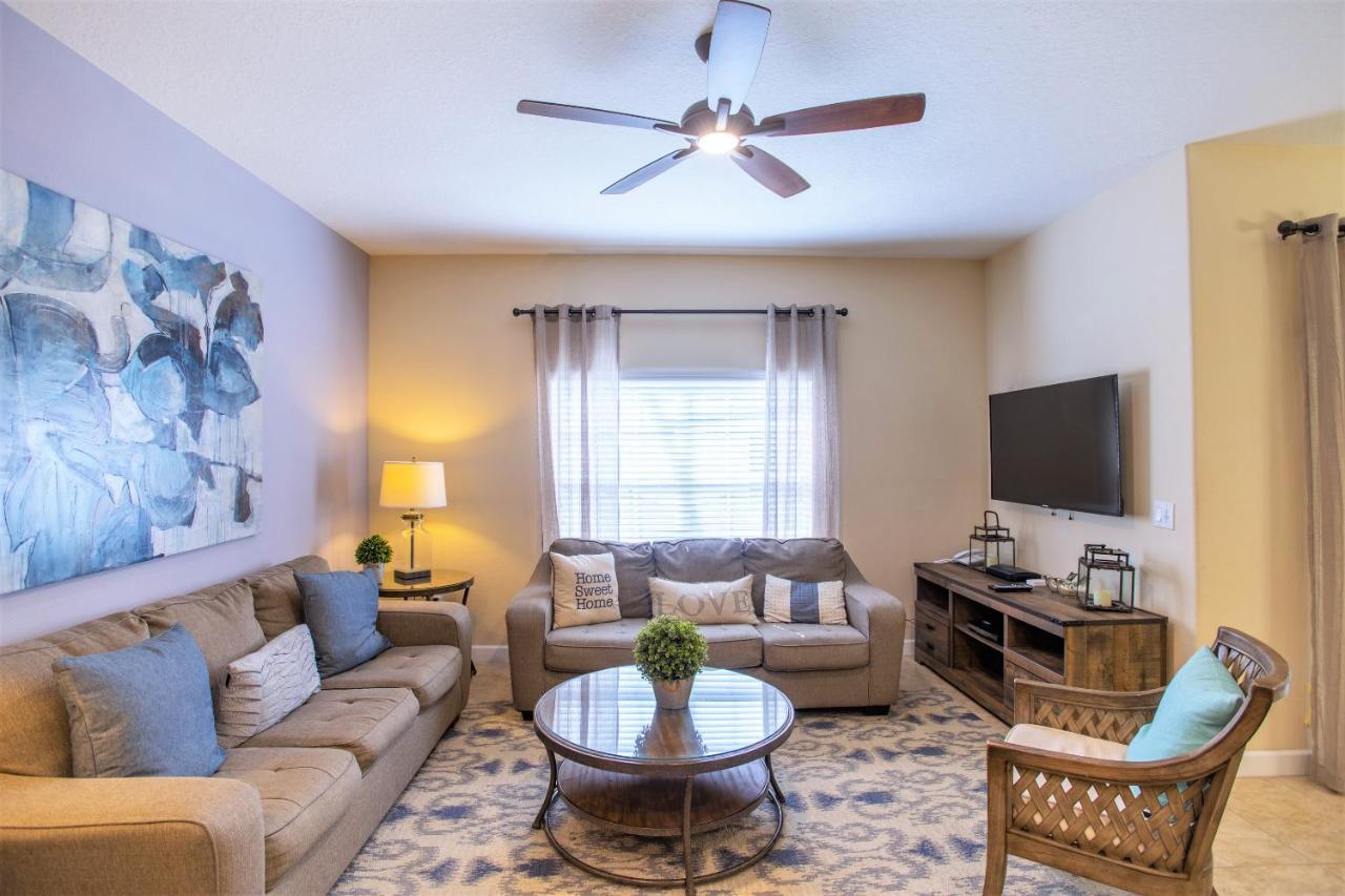 Adorable 4 Bedrooms With Pool At Storey *
