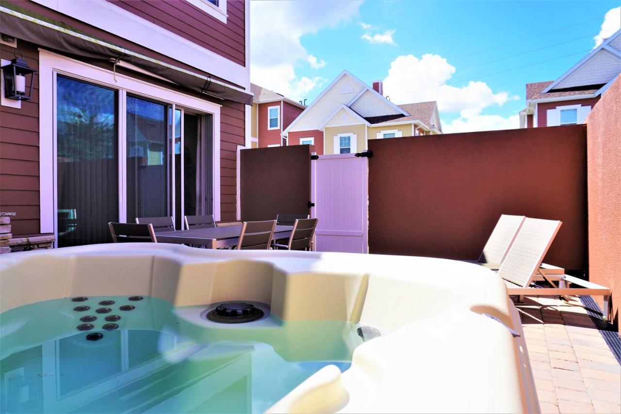 Wonderful Five En-suite Bedrooms House With Hot Tub At Summerville 2633 *