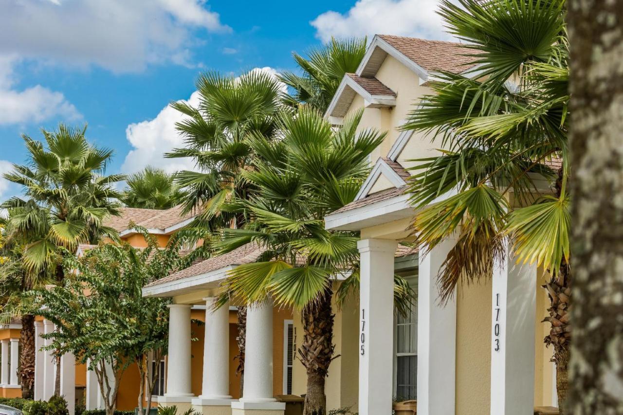 3 Bedroom Townhouse In Serenity, Wprivate Pool! Holiday home Orlando