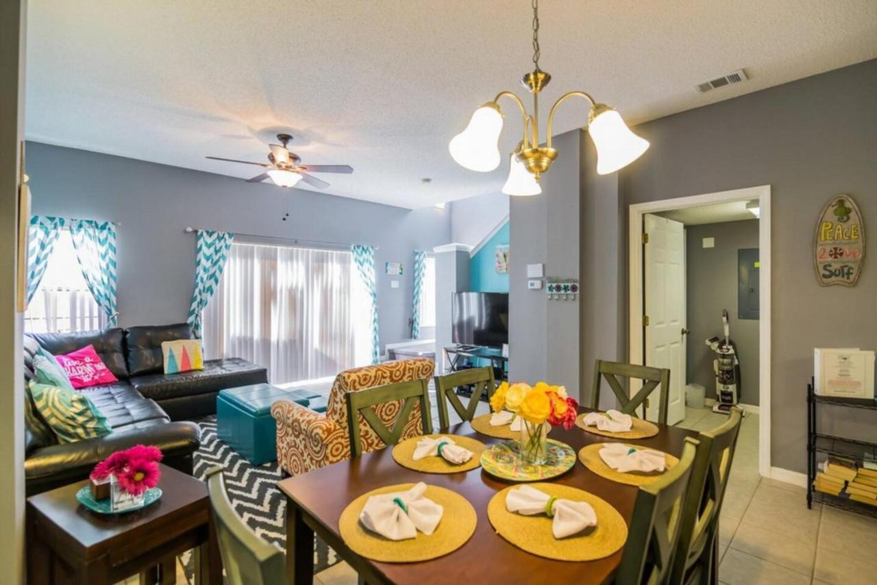 Paradise Point 33706 Villa