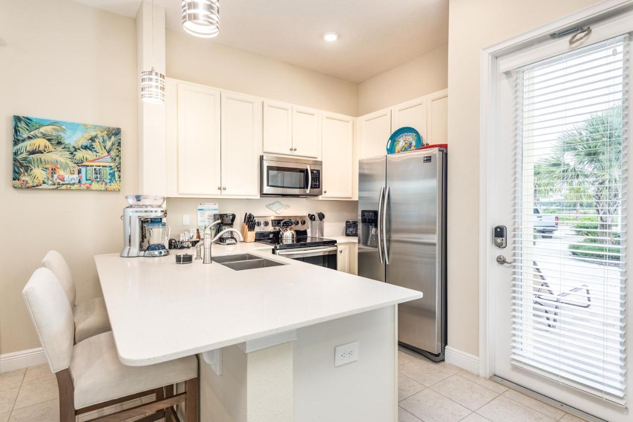 Sunny Yellow Near With Margaritaville Access - 3075kl Holiday home *
