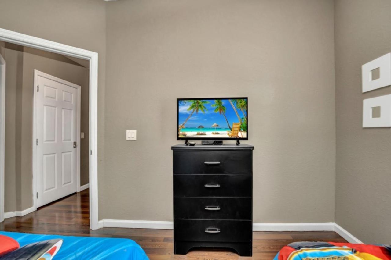 Check It Out! New Lower Pricing! 5 Bedrooms Holiday home