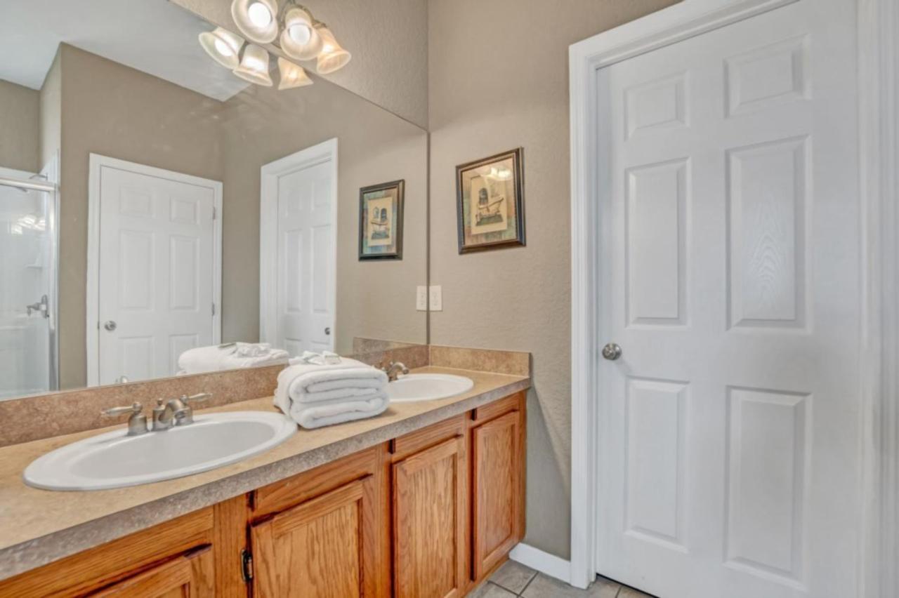 Holiday home Check It Out! New Lower Pricing! 5 Bedrooms *
