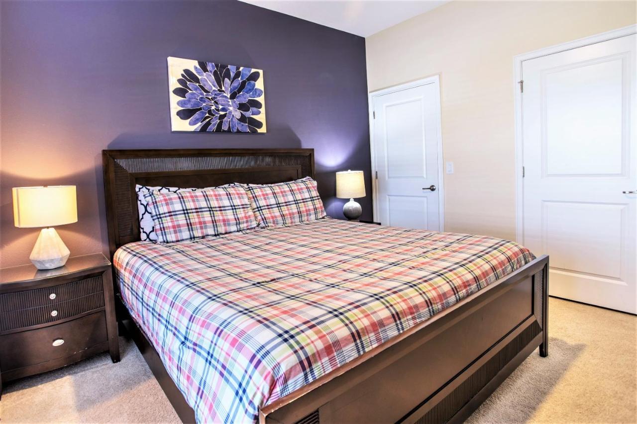 Adorable 4 Bedrooms With Pool At Storey *
