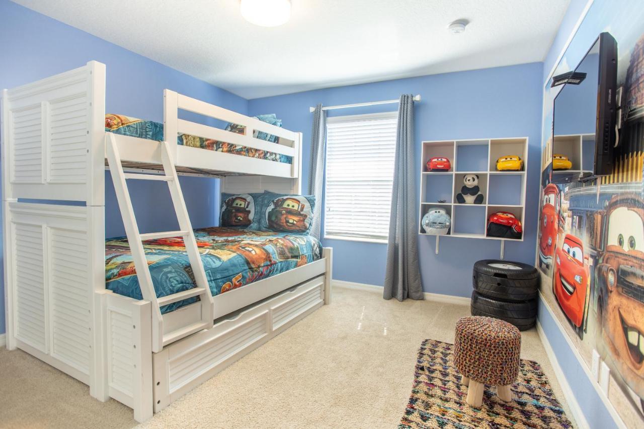 Holiday home Adorable 4 Bedrooms With Pool At Storey *