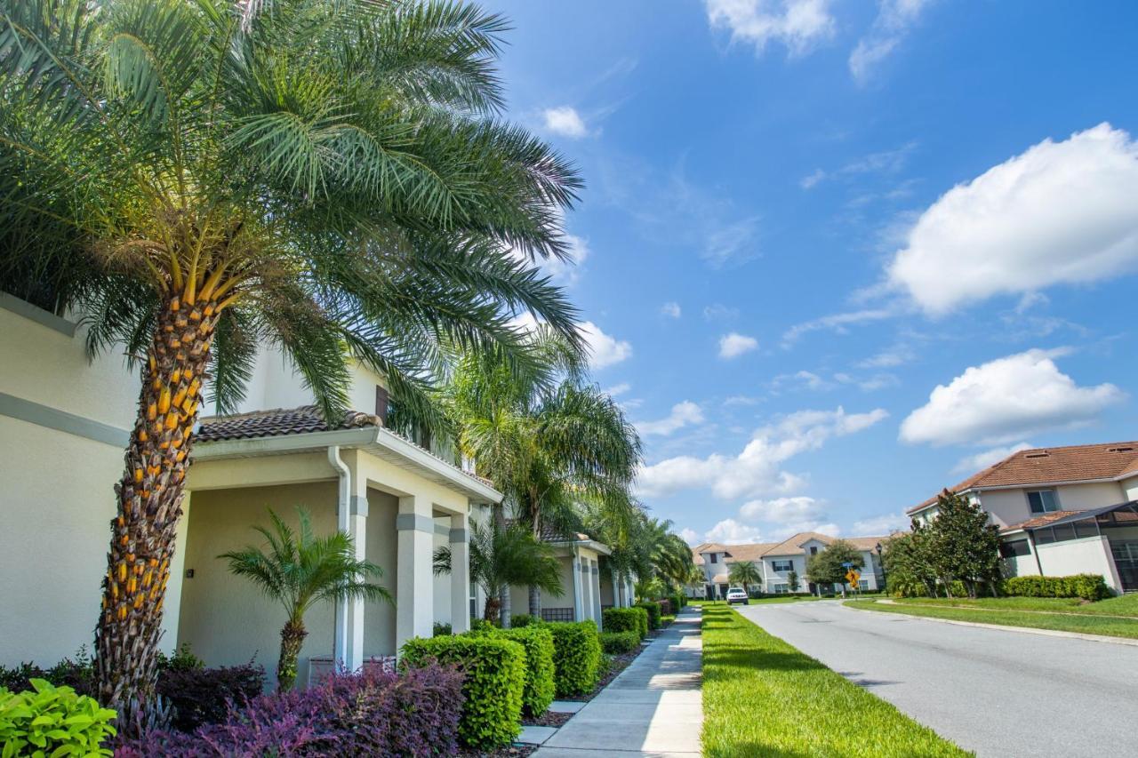 Adorable 4 Bedrooms With Pool At Storey