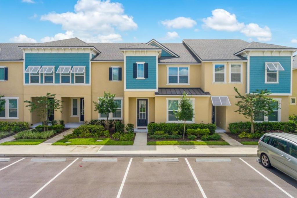 Solaras Finest - 4 Bed 4 Bath Private Pool Holiday home Orlando