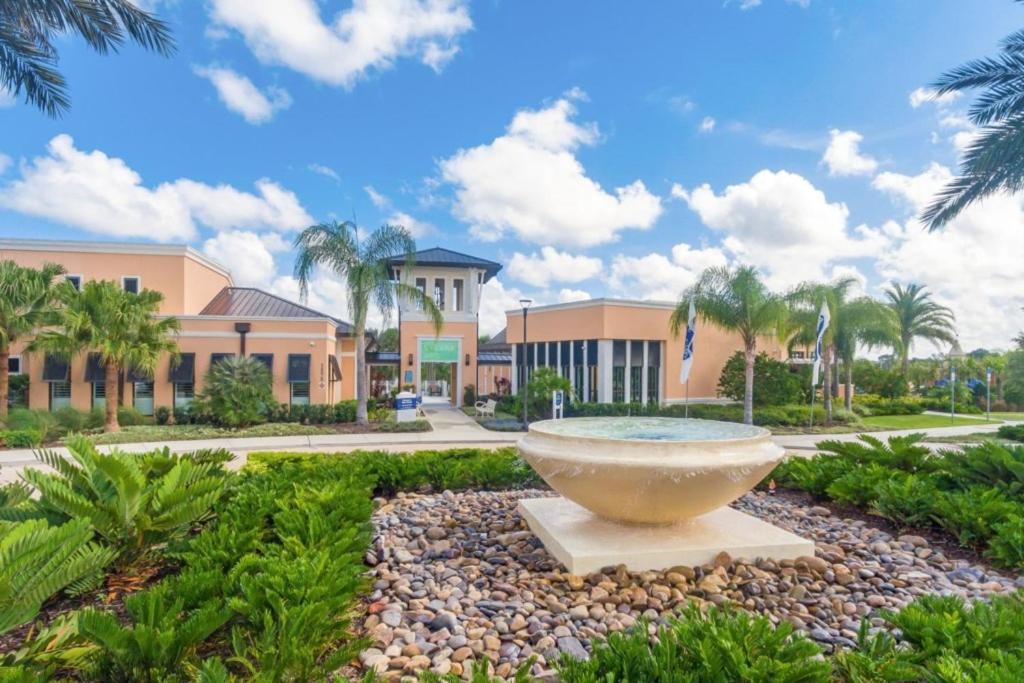 Solaras Finest - 4 Bed 4 Bath Private Pool Holiday home Orlando