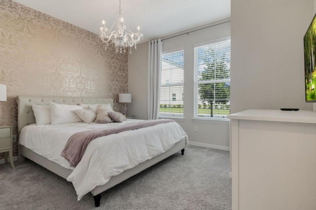 Solaras Finest - 4 Bed 4 Bath Private Pool *