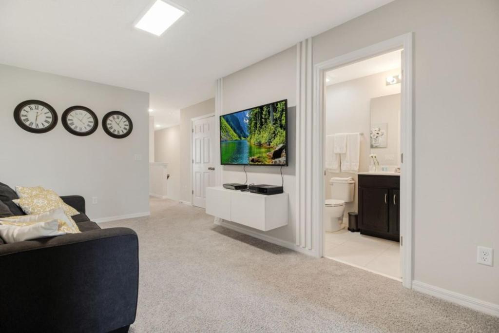 Solaras Finest - 4 Bed 4 Bath Private Pool Holiday home Orlando