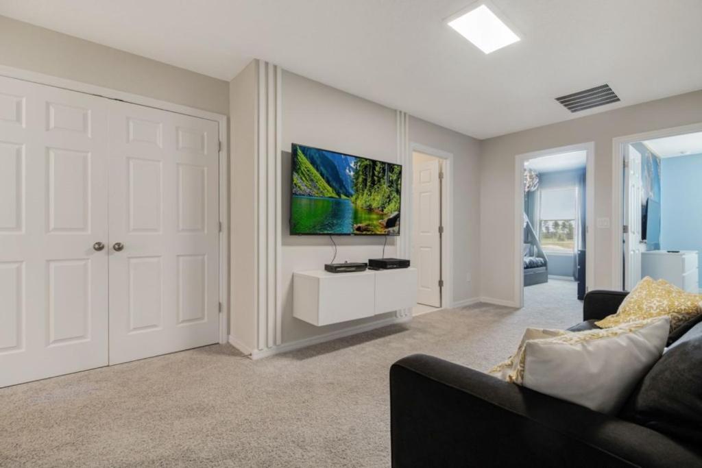 Solaras Finest - 4 Bed 4 Bath Private Pool Holiday home Orlando