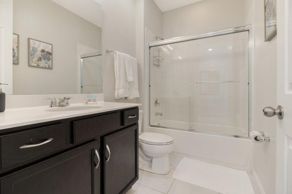 Solaras Finest - 4 Bed 4 Bath Private Pool Holiday home Orlando