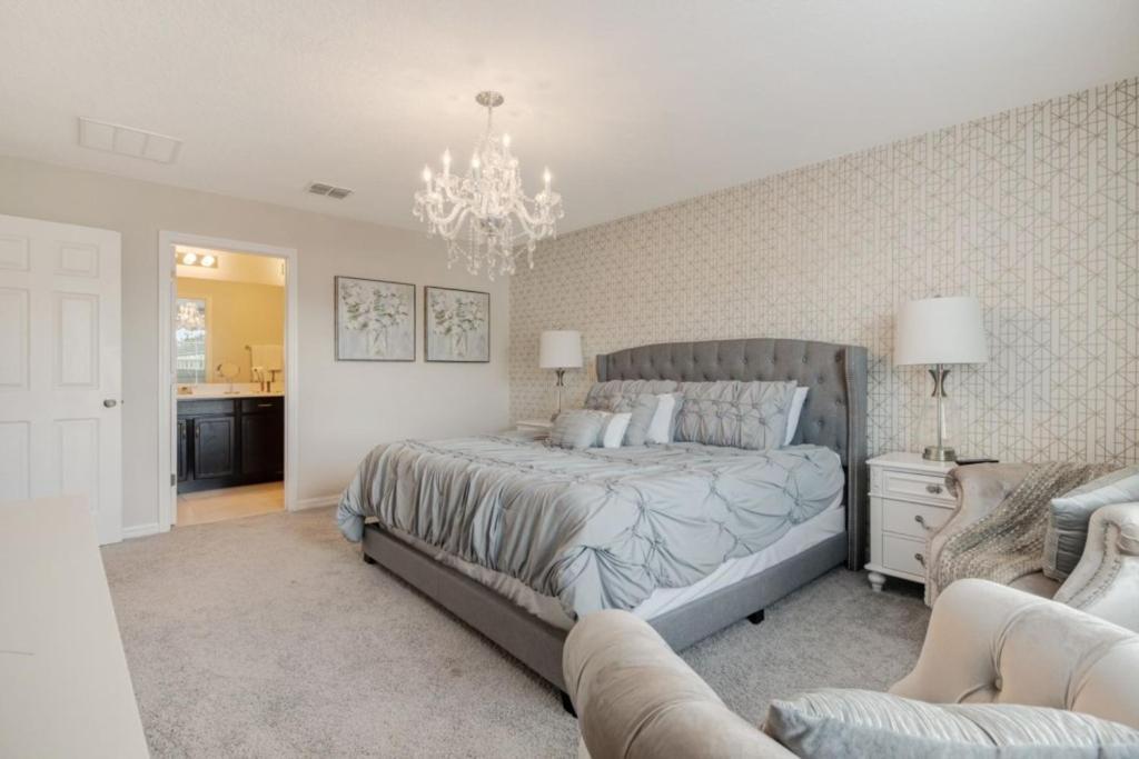 Solaras Finest - 4 Bed 4 Bath Private Pool Holiday home *