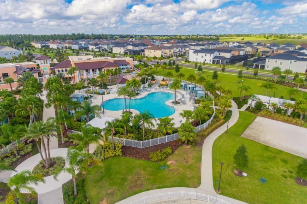 Solaras Finest - 4 Bed 4 Bath Private Pool *