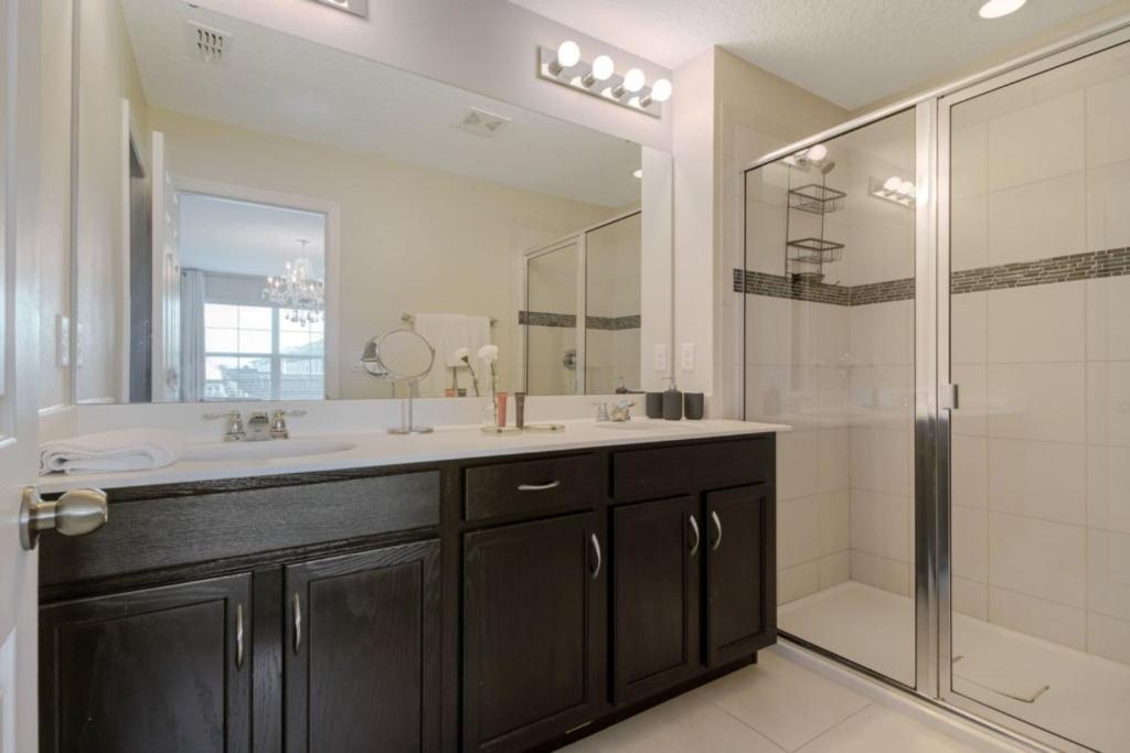 Solaras Finest - 4 Bed 4 Bath Private Pool *