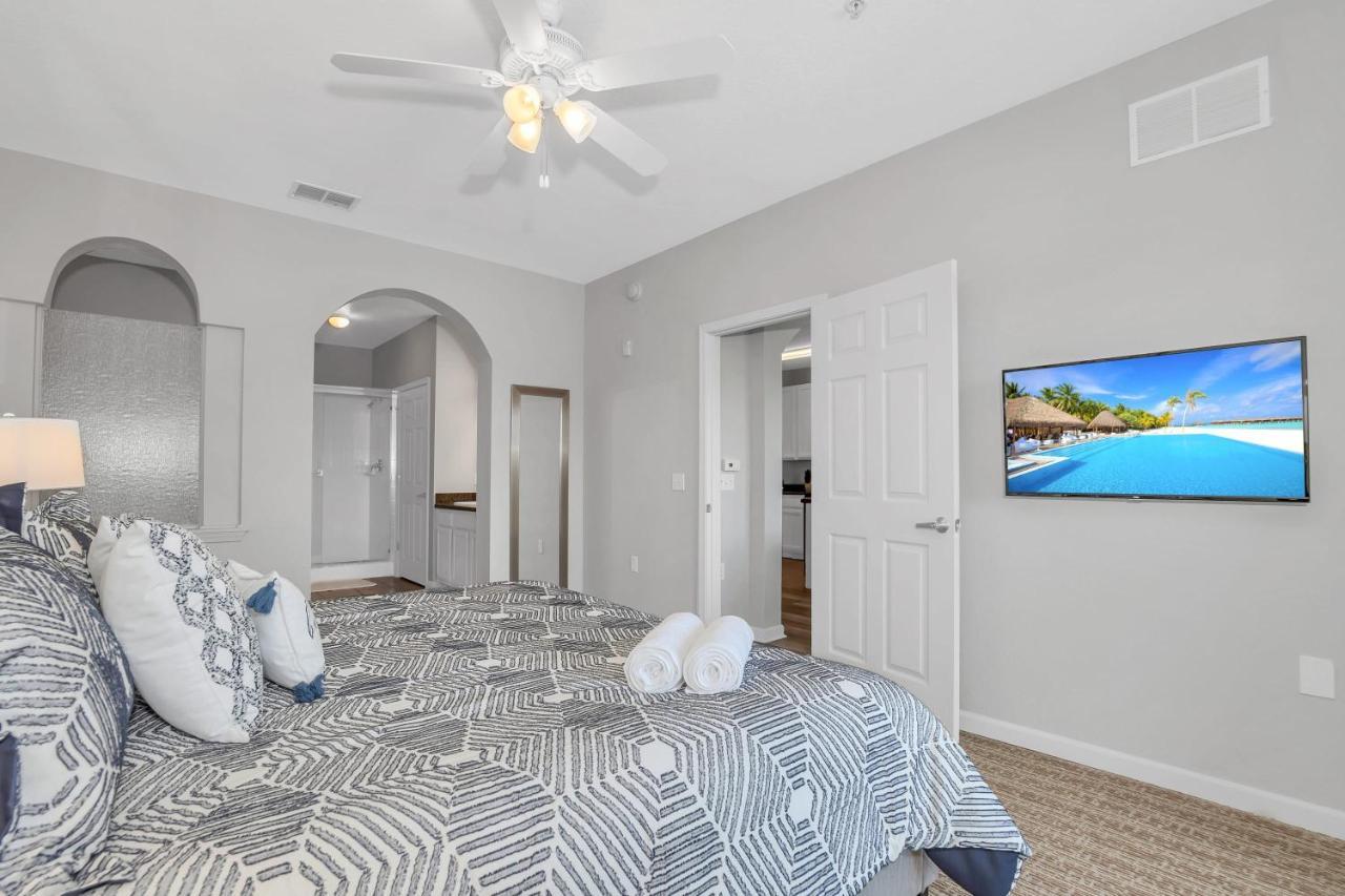 Apartment Upscale 3br Near Disney - Pool And Hot Tub!