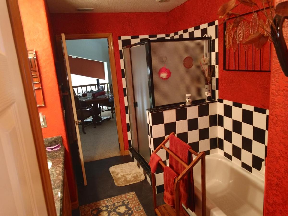 Guest house Lakefront Suites