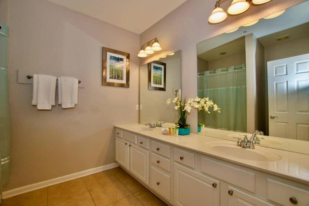 Vista Cay Luxury 3 Bedroom Townhouse Holiday home