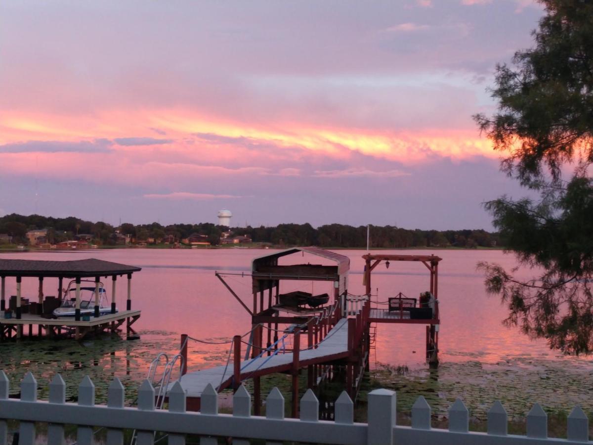 Lakefront Suites Guest house