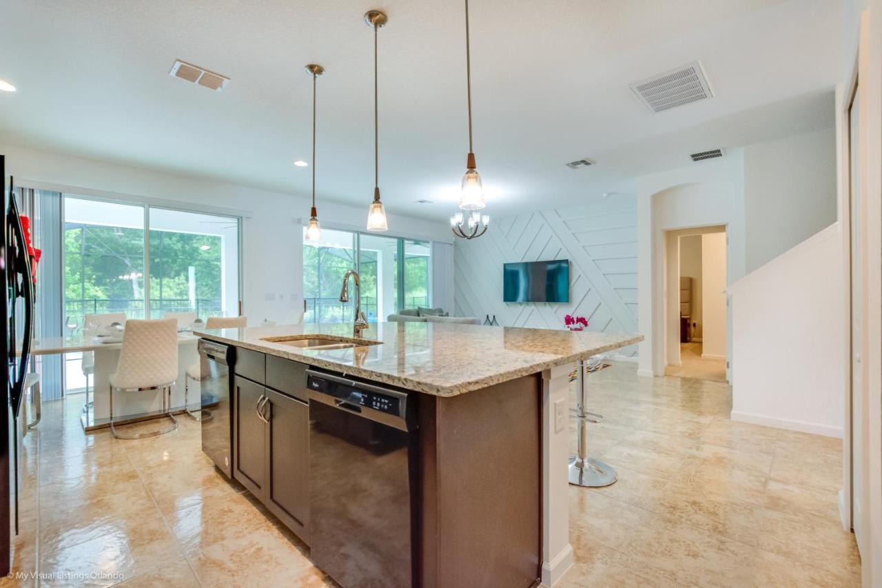 Villa Spacious And Modern 8 Bedroom 5 Bathroom Orlando