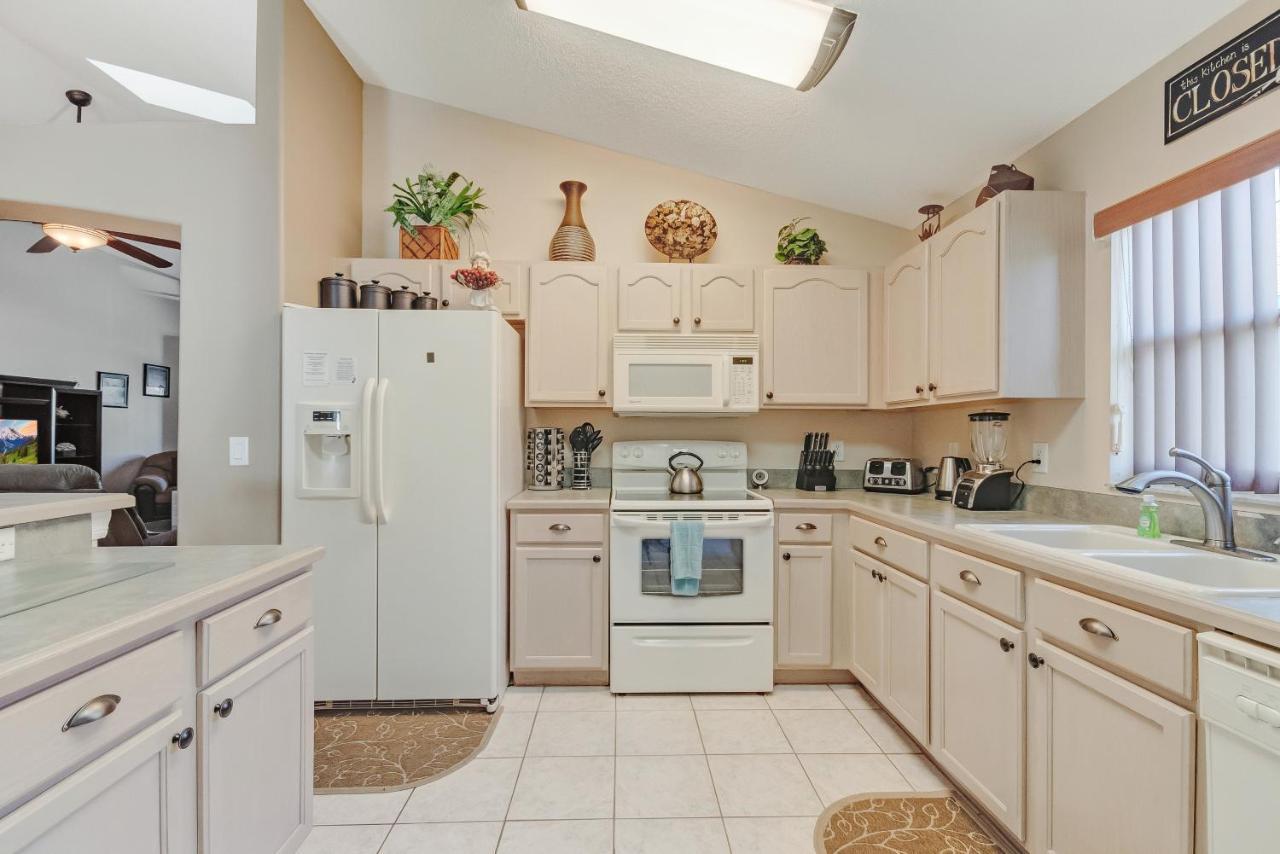 Two Master Bedrooms Pool Private Yard Holiday home Orlando