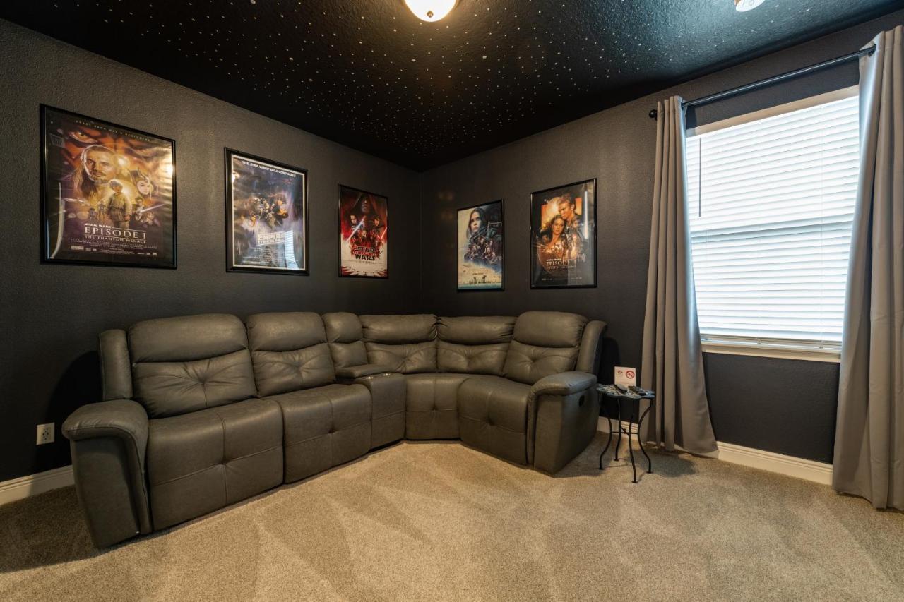 Spacious With Game By Rentyl Near - 241s Holiday home *