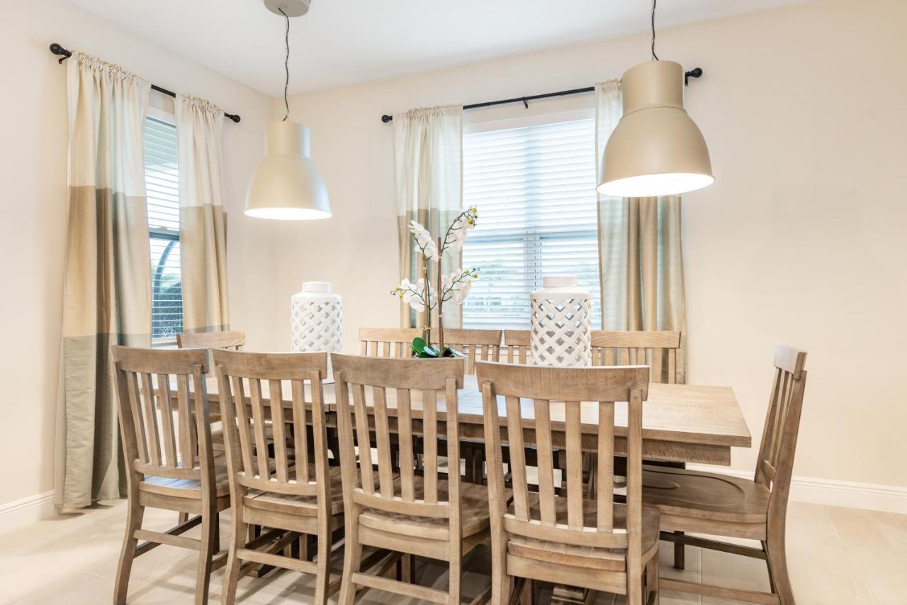 Spacious With Game By Rentyl Near - 241s Holiday home *