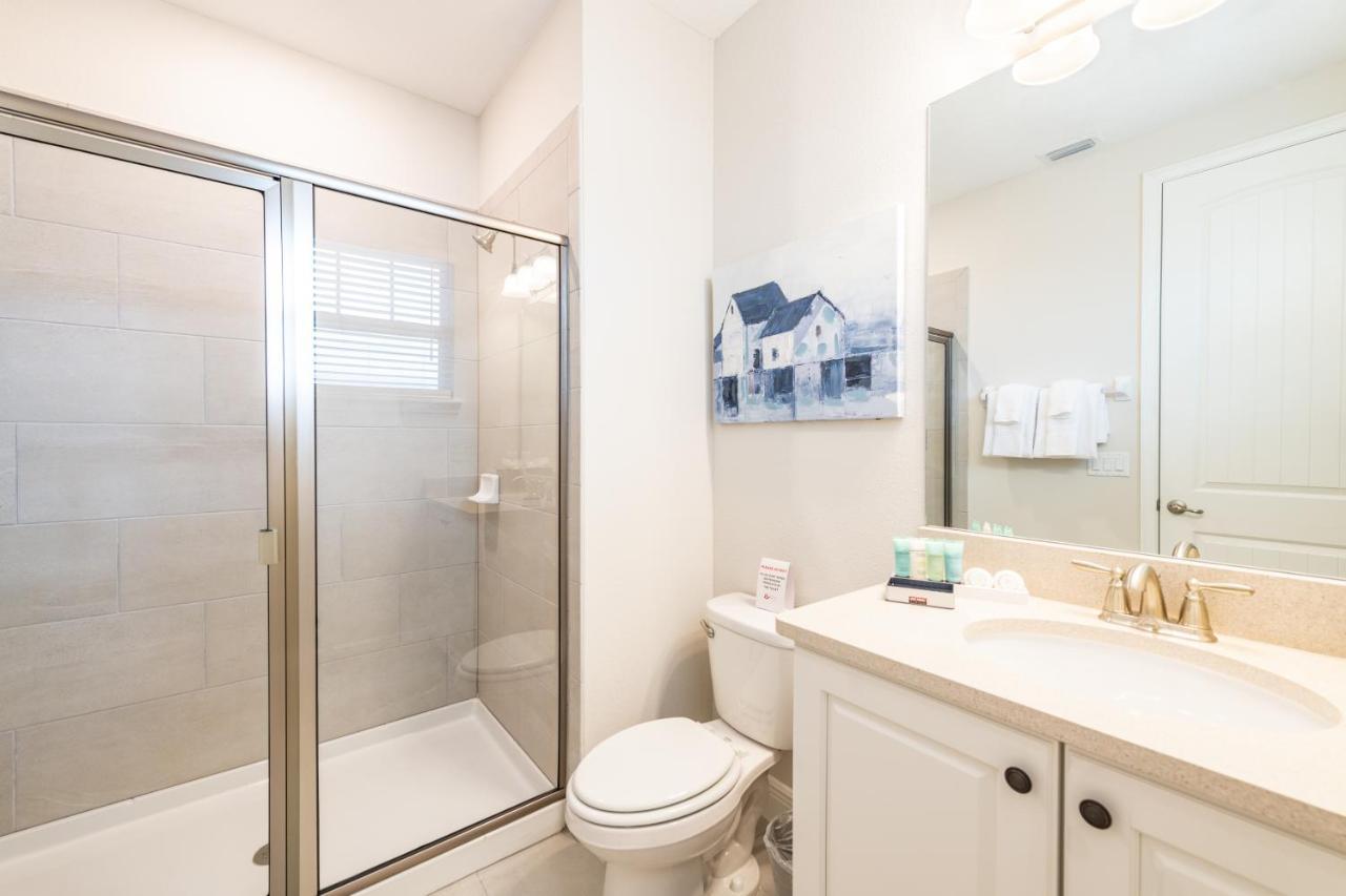 Holiday home Spacious With Game By Rentyl Near - 241s Orlando