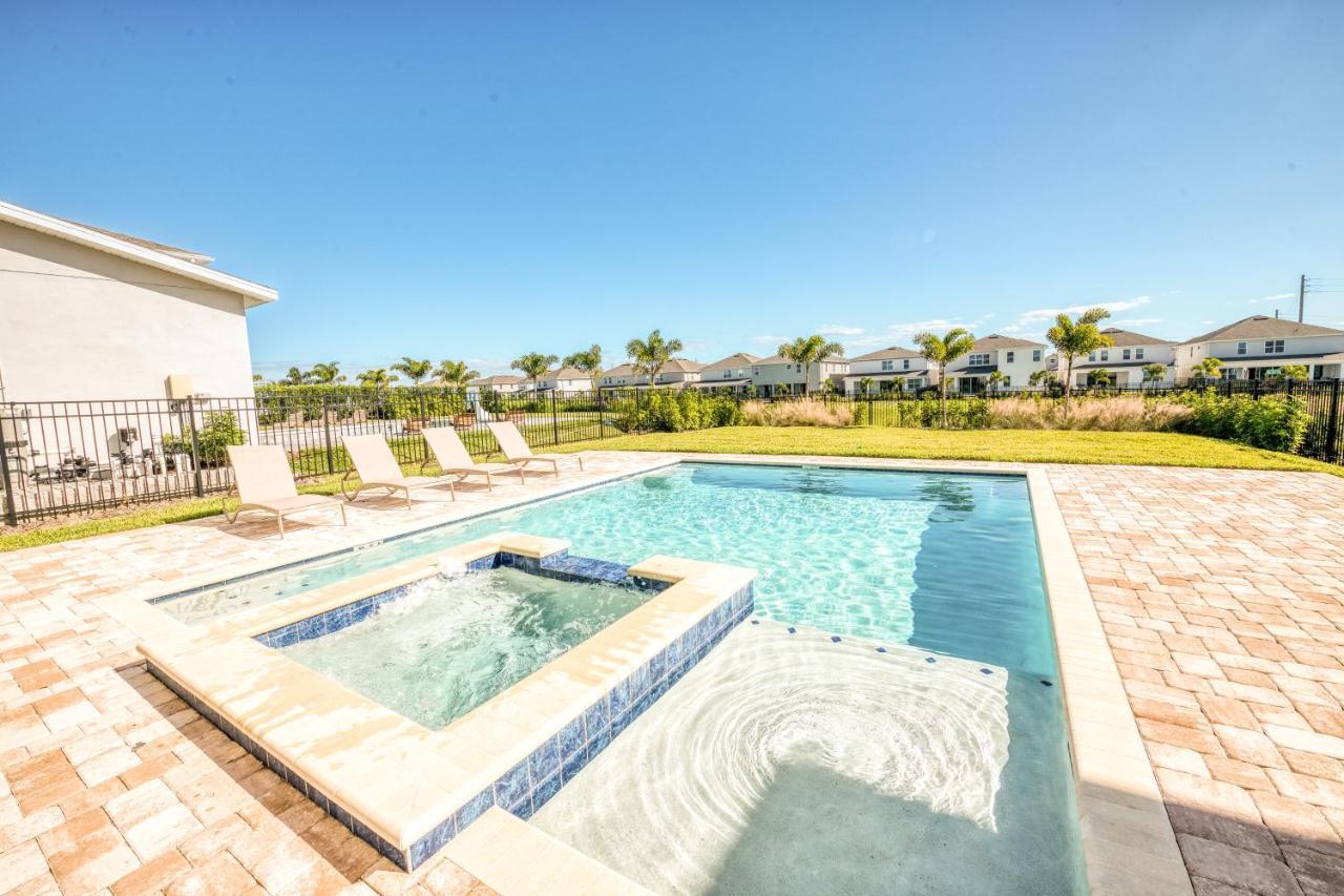 Spacious With Game By Rentyl Near - 241s Holiday home *