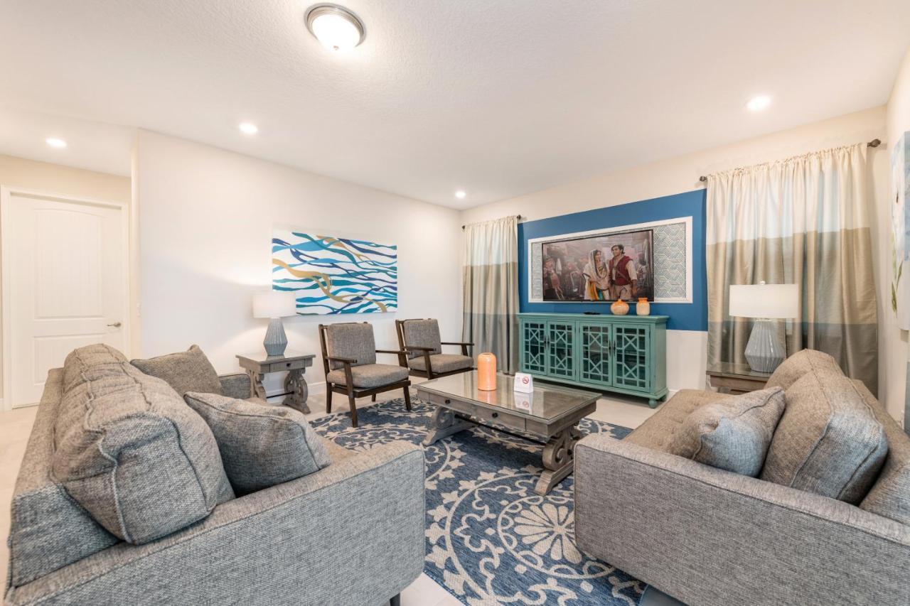 Spacious With Game By Rentyl Near - 241s Holiday home