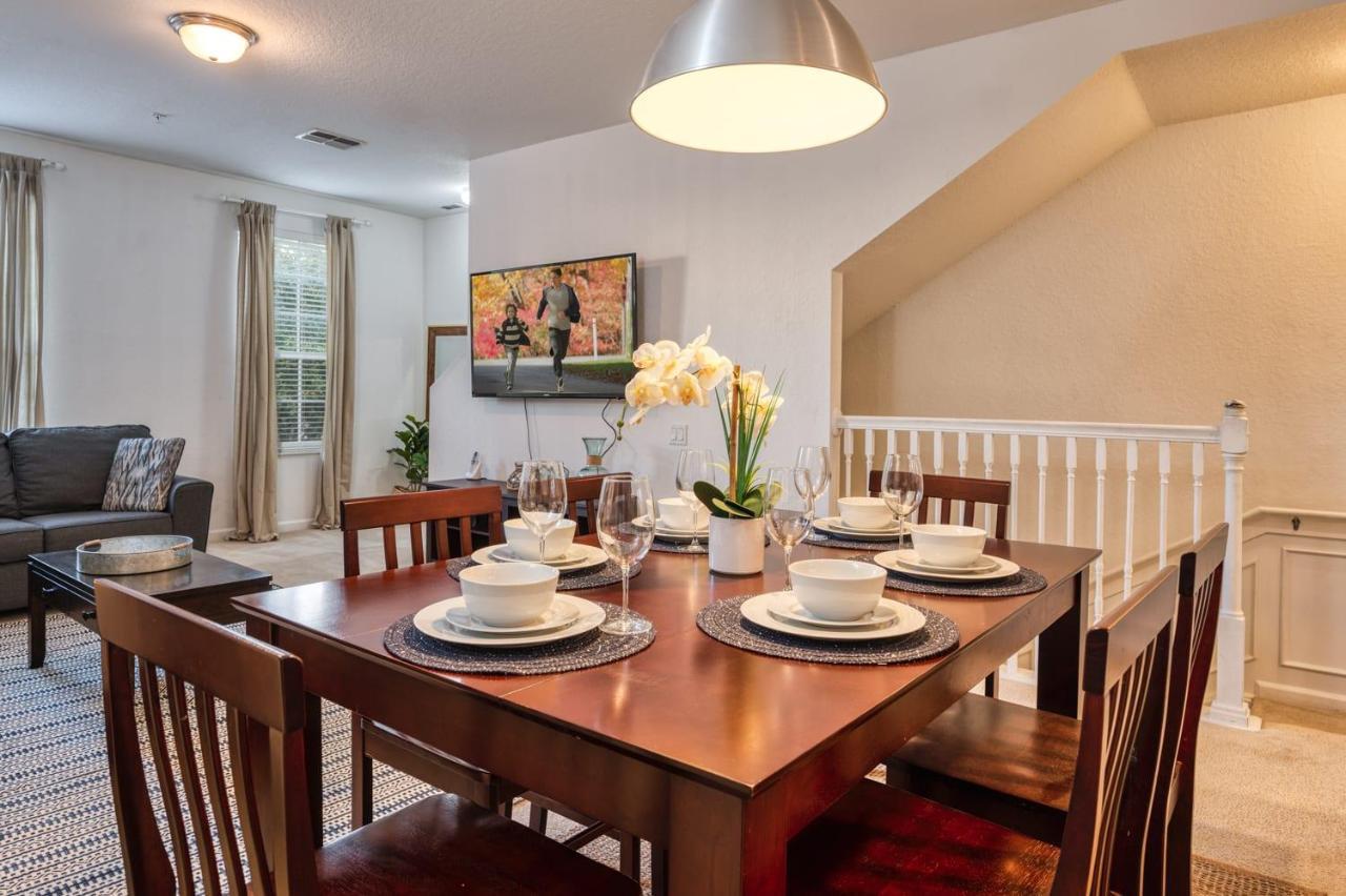 Super Pleasant Centrally Located In Holiday home *