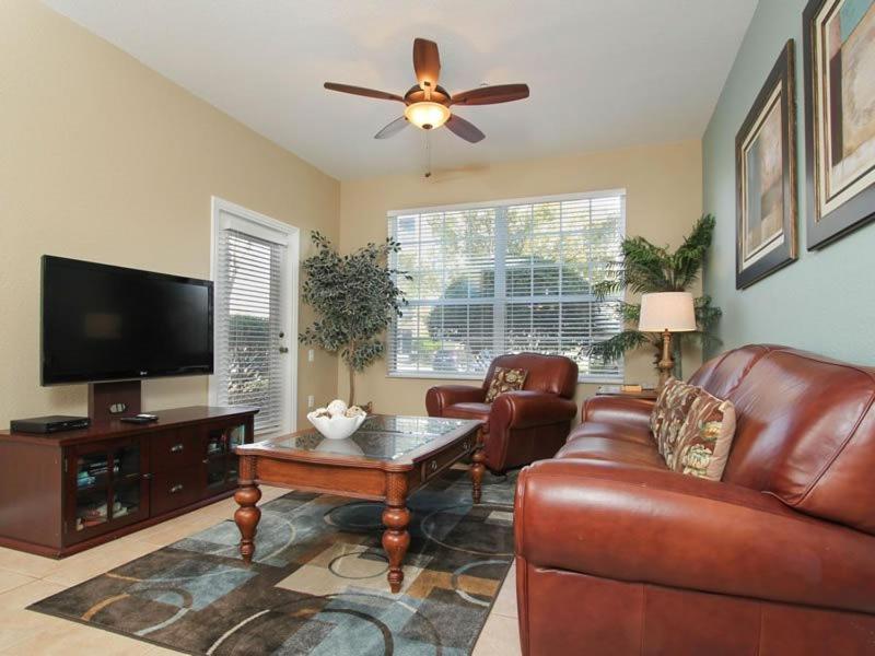 Upgraded 3 Bedroom 2 Bath Condo In Resort Near Disney Holiday home Orlando