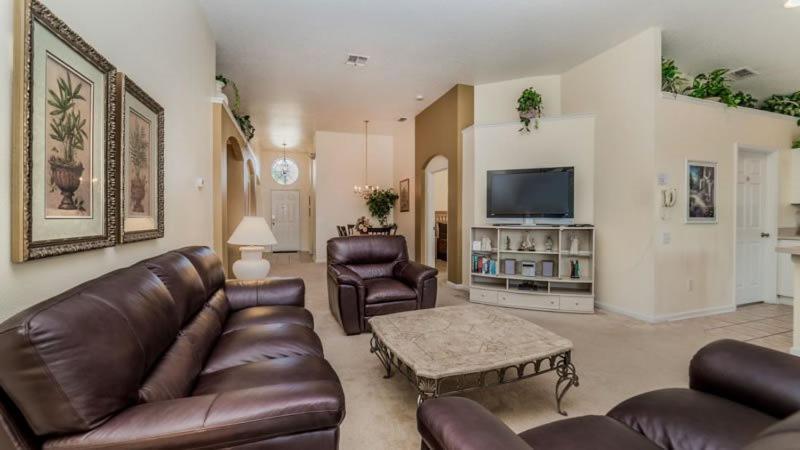 Elegant 4 Bedroom With South Facing Pool In Kissimmee Holiday home
